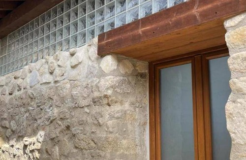 Manzanos Apartment | Cozy 2-Bedroom Apartment for Up to 8 Guests, Pet Friendly
