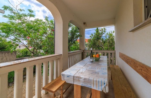 Cesarica Apartment | Cozy 1-Bedroom Apartment for Up to 5 Guests