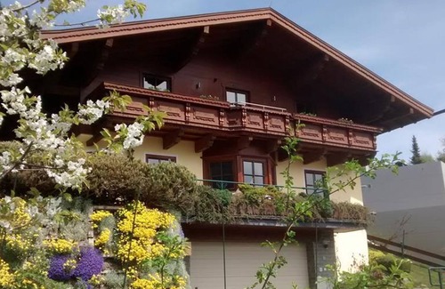 Zell am See Apartment | Family-Friendly 2-Bedroom Apartment with Balcony at Fritzenwanker