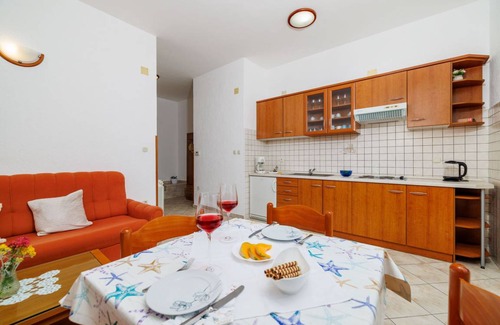 Punat Apartment | Spacious 2-Bedroom Apartment for Up to 6 Guests