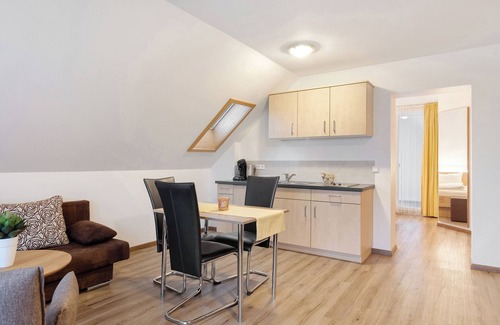 Uehlingen-Birkendorf Apartment | Apartment '2-zimmer- Nr 1' with Balcony and Wi-Fi
