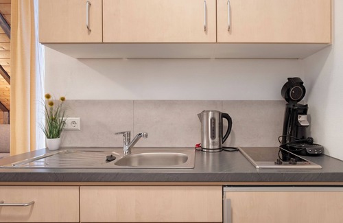 Uehlingen-Birkendorf Apartment | Apartment '2-zimmer- Nr 5' with Balcony and Wi-Fi