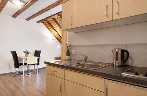 Uehlingen-Birkendorf Apartment | Apartment '2-zimmer- Nr 5' with Balcony and Wi-Fi
