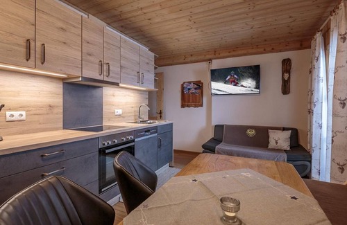 Itter Apartment | Cozy Mountain View Apartment - Appartements Grünholz