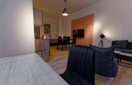 Friedrichshain Apartment | Stylish Apartment 2 by Warschauer Platz and Spree River