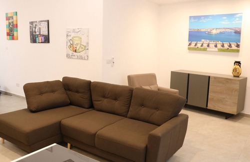 Marsaskala Apartment | Seafront Apartment 2: Guest Rated 9.6/10 with Breakfast