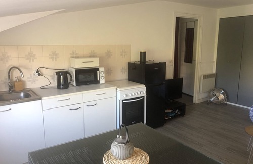 Saint-Marc-sur-Mer Apartment | Prime Beachside Apartment with Child-Friendly Amenities
