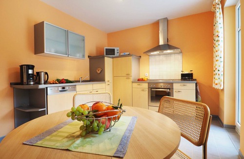 Seebad Heringsdorf Villa | Sea View Apartment at Villa Am Möwenweg - Top Rated Stay