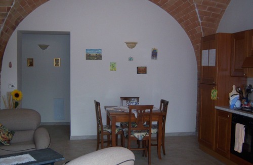Rosignano Marittimo House | Elegant Apartment 2 at Villa Saracino - Guest Rated 9.8
