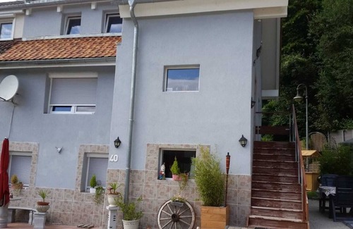 Stockach Apartment | Relaxing Apartment '2' with Mountain View & Shared Garden