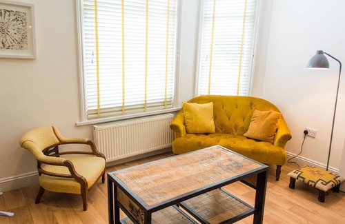 Norwich Cottage | Convenient Apartment 2 | Walk to Norwich City Centre!