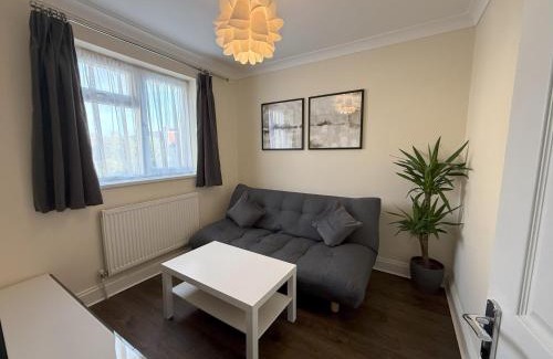 Custom House Apartment | Child-Friendly Escape at Apartment 20 @ Excel London