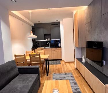 Jahorina Apartment | Luxury Retreat at Aparthotel Zlatni Javor - 9.9/10 Rating