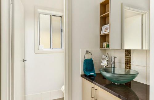 Mount Gambier Apartment | Family-Friendly Apartment 2206 in Mount Gambier, Rated 9.8