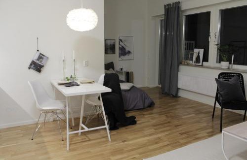 Varberg Apartment | Cozy Apartment 24: Family-Friendly with Hot Tub & Breakfast