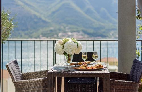 Dobrota Apartment | Apartment 25: Breathtaking Sea View & Family-Friendly