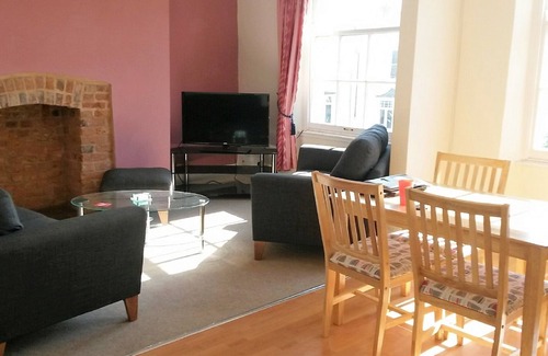 Exeter Apartment | Inviting Apartment@26: Cozy Retreat with Family-Friendly Perks
