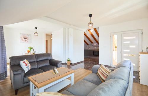 Cilipi Apartment | Discover 2Home Apartment: Family-Friendly & Highly Rated