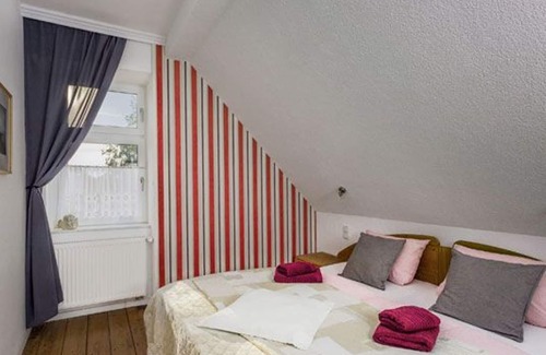 Droyßig Apartment | Cozy Apartment on 2nd Floor - Stay at Historic Droyßig