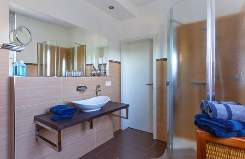 Droyßig Apartment | Cozy Apartment on 2nd Floor - Stay at Historic Droyßig
