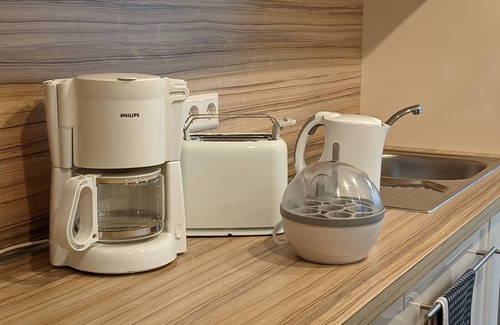Bad Urach Apartment | Cozy Apartment 3: Ideal for Couples with Kitchen & Breakfast