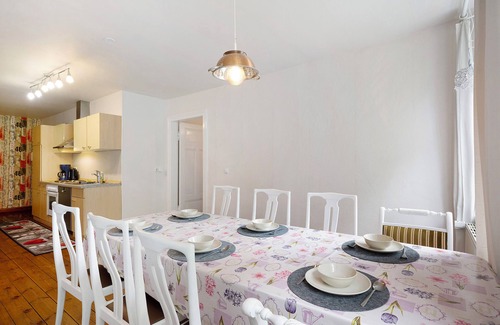 Schlagsdorf Apartment | Apartment '3,5 Zimmer Wohnung' with Shared Garden, Balcony and Wi-Fi