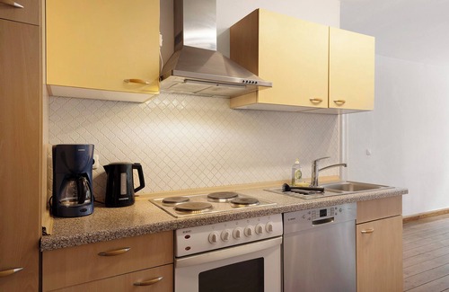 Schlagsdorf Apartment | Apartment '3,5 Zimmer Wohnung' with Shared Garden, Balcony and Wi-Fi