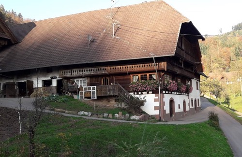 Gengenbach Apartment | Cozy 2-Bedroom Apartment with Kitchen & Breakfast Included