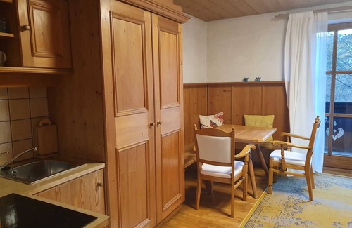 Uttendorf Apartment | Cozy Apartment 3 at Pension Bäckenhäusl with Spa & Kitchen