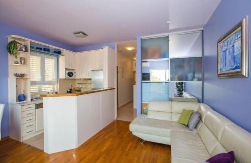 Babin Kuk Apartment | Apartment 3 beaches with free parking