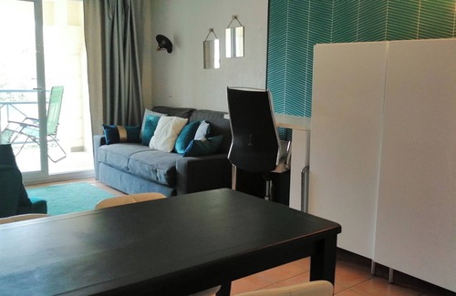 La Baule-Escoublac Apartment | Ideal Apartment Steps from La Baule Bay with Ocean Views