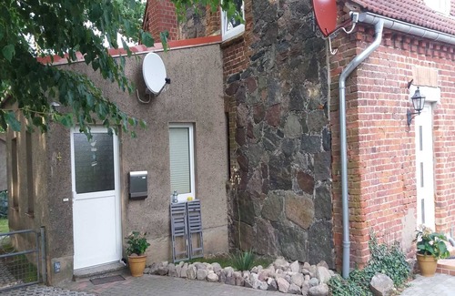 Schwarz Apartment | Cozy Apartment 3 at Guesthouse Alte Schule - Pet Friendly Stay