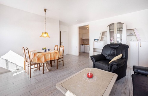 Hillgroven Apartment | Apartment '3-raum Fw 3' with Shared Garden and Wi-Fi