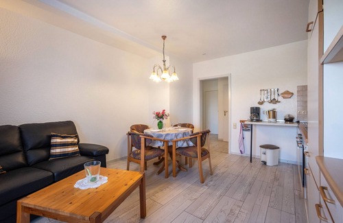 Hillgroven Apartment | Apartment '3-raum Fw 2' with Shared Garden and Wi-Fi