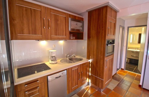 Les Deux Alpes Apartment | Spacious 3-Room Apartment with Ocean View & Pool Access