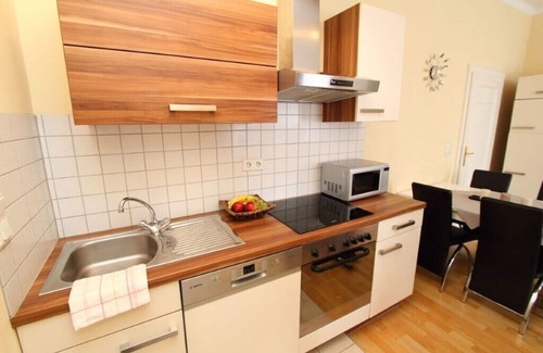 Penzing Apartment | Family-Friendly 3-Bedroom Apartment with Great Amenities