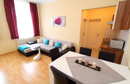 Penzing Apartment | Family-Friendly 3-Bedroom Apartment with Great Amenities