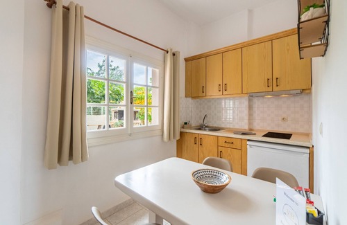 Astrakeri Apartment | Oceanfront Apartment '3' with Sea View & Wi-Fi Amenities