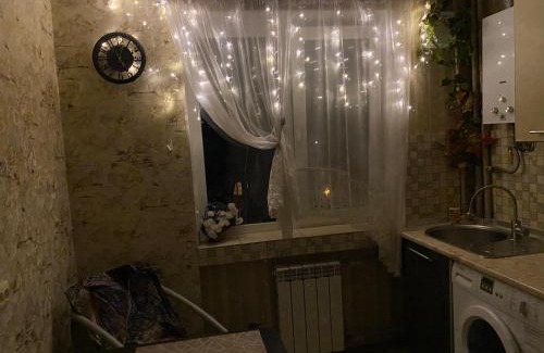 Dzerzhyns'kyi District Apartment | Family-Friendly Apartment on Sergei Esenin with Hot Tub