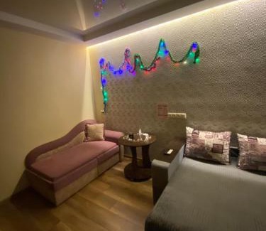 Dzerzhyns'kyi District Apartment | Family-Friendly Apartment on Sergei Esenin with Hot Tub