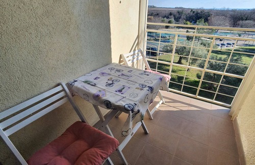 Mareda Apartment | Cozy Beachfront Apartment with Ocean View & Air Conditioning