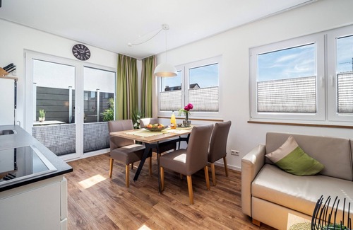 Hagnau Apartment | Apartment '301' with Shared Garden, Wi-Fi and Air Conditioning
