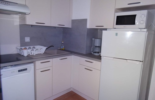 Saint-Girons Plage Apartment | Inviting 2-Bedroom Apartment with Ocean View and Pool