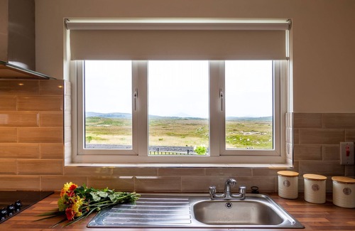 Carna Cottage | Cozy Apartment 381 in Carna: Ideal for Families of 6