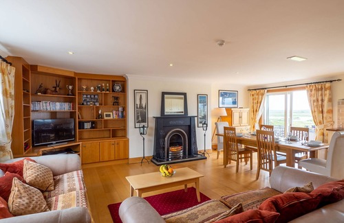 Carna Cottage | Cozy Apartment 381 in Carna: Ideal for Families of 6