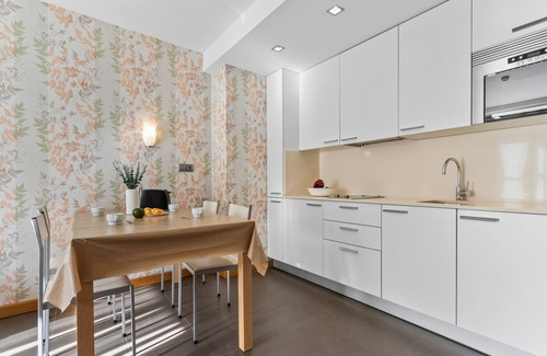 Cangas de Onis Apartment | Family-Friendly 3ºa Apartment with Balcony & Wi-Fi