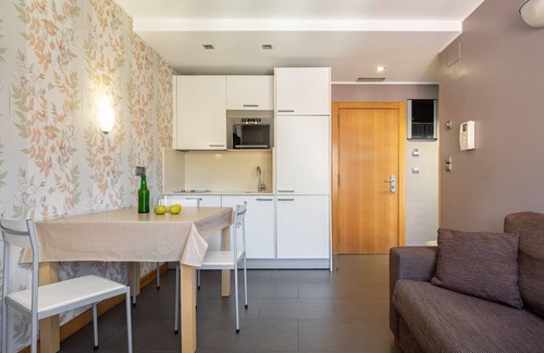 Cangas de Onis Apartment | Cozy Apartment 3ºb with Balcony, Wi-Fi & Spa Access