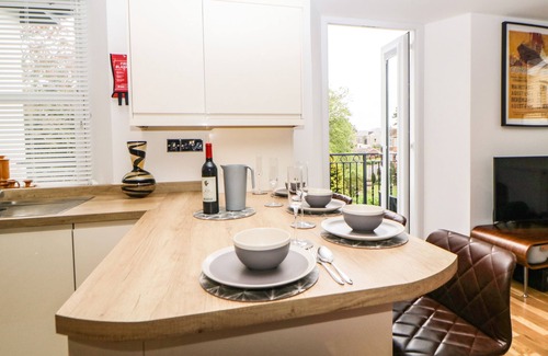 Roundham Cottage | Family-Friendly Apartment with Ocean View in Paignton