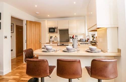 Roundham Cottage | Family-Friendly Apartment with Ocean View in Paignton