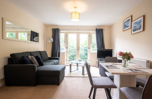 Worksop Apartment | Apartment 4 - Guest Rated 9.8 with Breakfast & Family Amenities